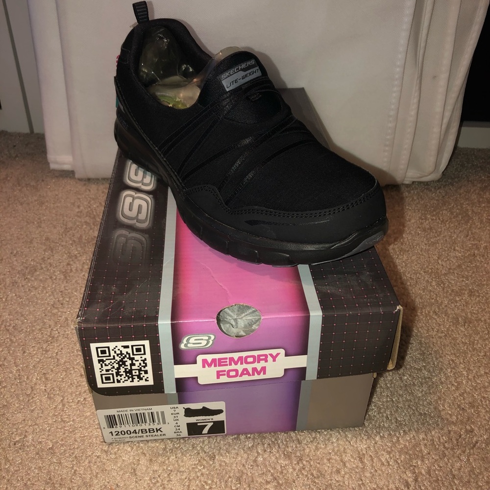 Skechers - Picture 2 of 2